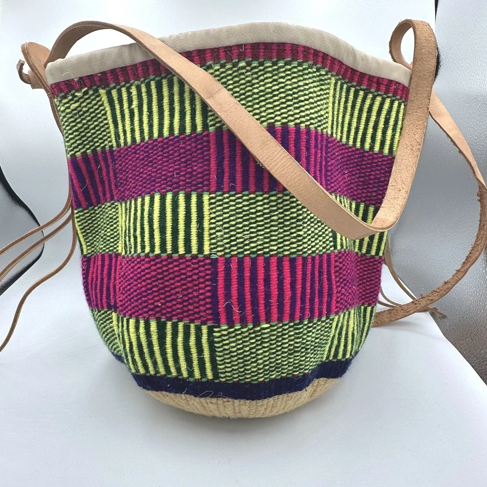 Handwoven Boho Beachy Resort African Bucket Bag Multicolor Geo Leather Strap‎
